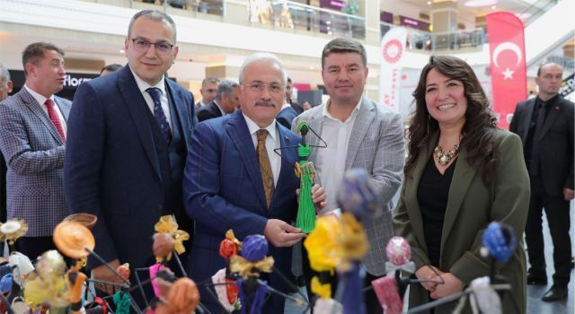 Hükümlülerin El Emeği Göz Nuru Eserleri Sergilendi