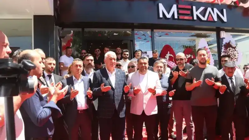 Mekan Showroom Dualarla Hizmete Açıldı