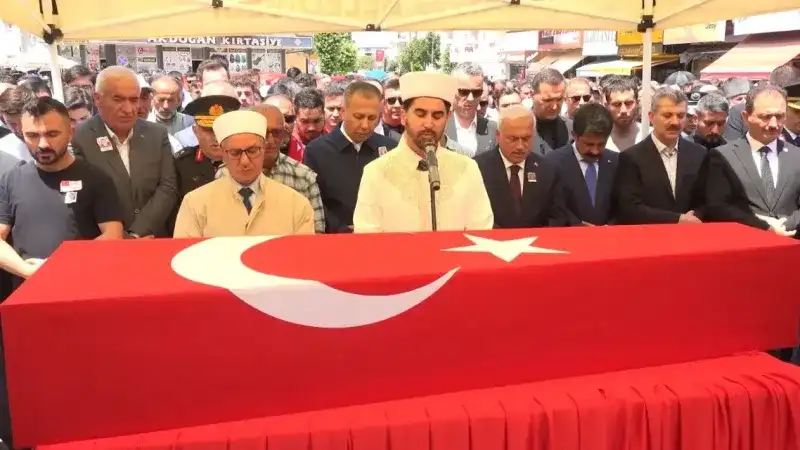 Yetim Şehit Özkan Özkanlı Gözyaşlarıyla Son Yolculuğuna Uğurlandı