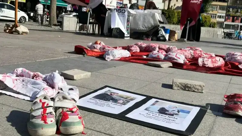 Gazze’deki İnsanlık Dramını Kent Meydanına Taşıdılar!
