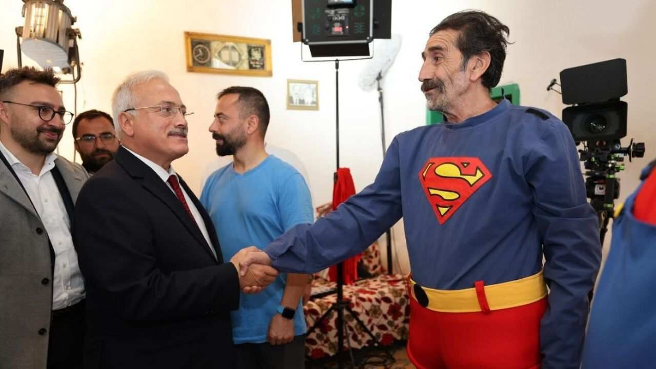 Vali, Süpermen’i ziyaret etti