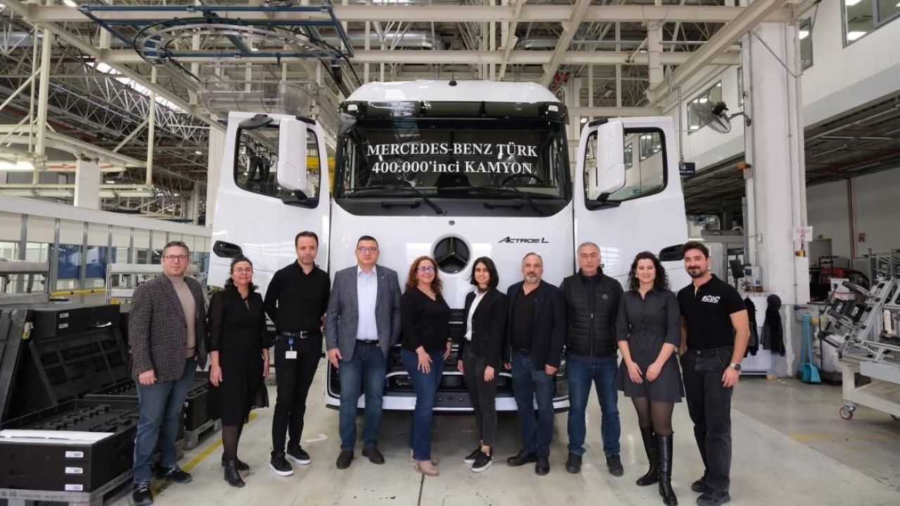 Mercedes-Benz Türk Aksaray Kamyon Fabrikası'nda Tarihi Başarı: 400.000. Kamyon Banttan İndi