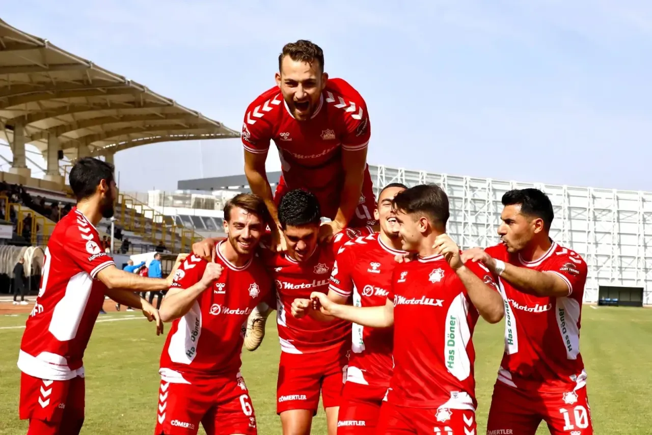 Aksarayspor’da galibiyet hasreti bitti! (2-1)