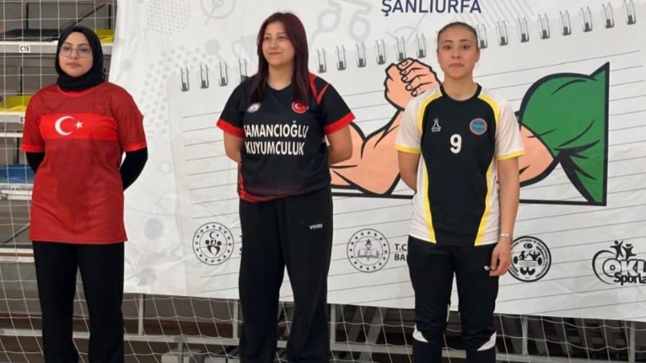 Aksaraylı sporcu, bilek güreşinde Türkiye derecesi kazandı
