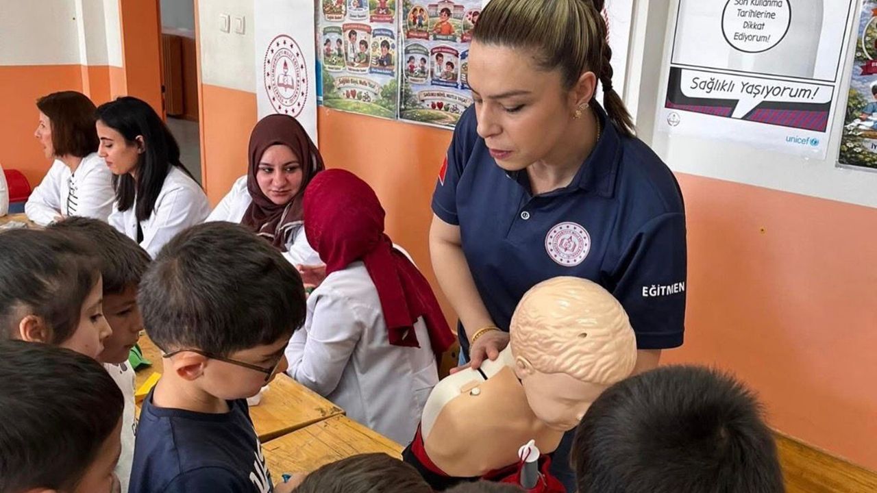 Miniklere hijyen eğitimi seferberliği! 