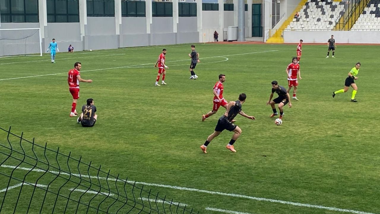 Somaspor deplasmanında golsüz ilk yarı (0-0)
