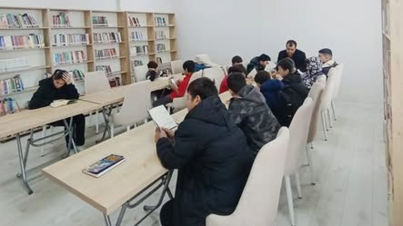 Ağaçören’de Öğrenciler Kütüphaneyi Tanıdı