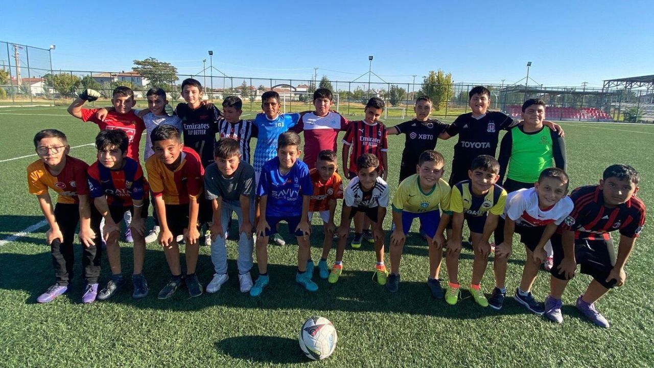 Sultanhanı’nda Geleceğin Futbolcuları Yetişiyor
