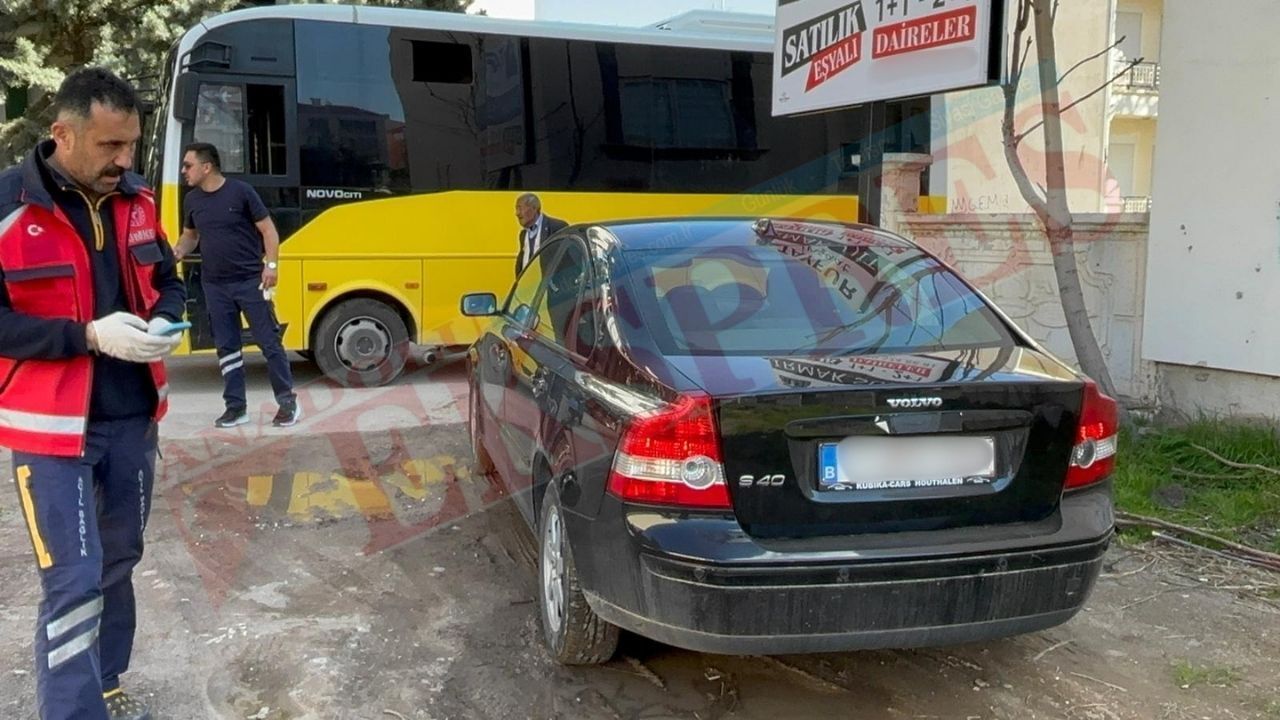 Gurbetçi otobüse çarptı: 4 yaralı