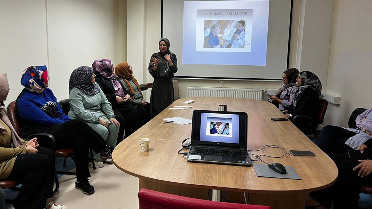 Sağlık personeline hasta hakları anlatıldı