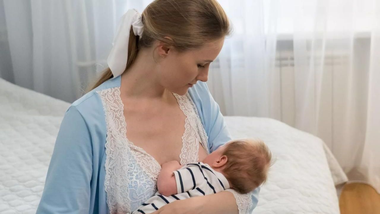 Emzirme polikliniklerinden annelere ücretsiz destek