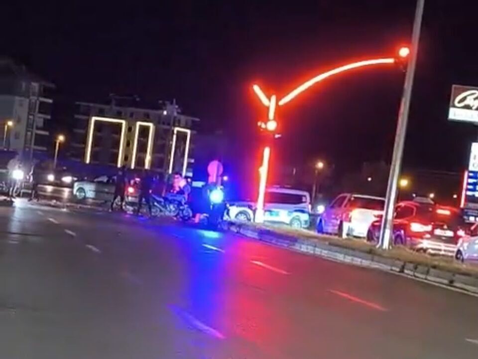 Motor sürücüsü genç kazada hayatını kaybetti