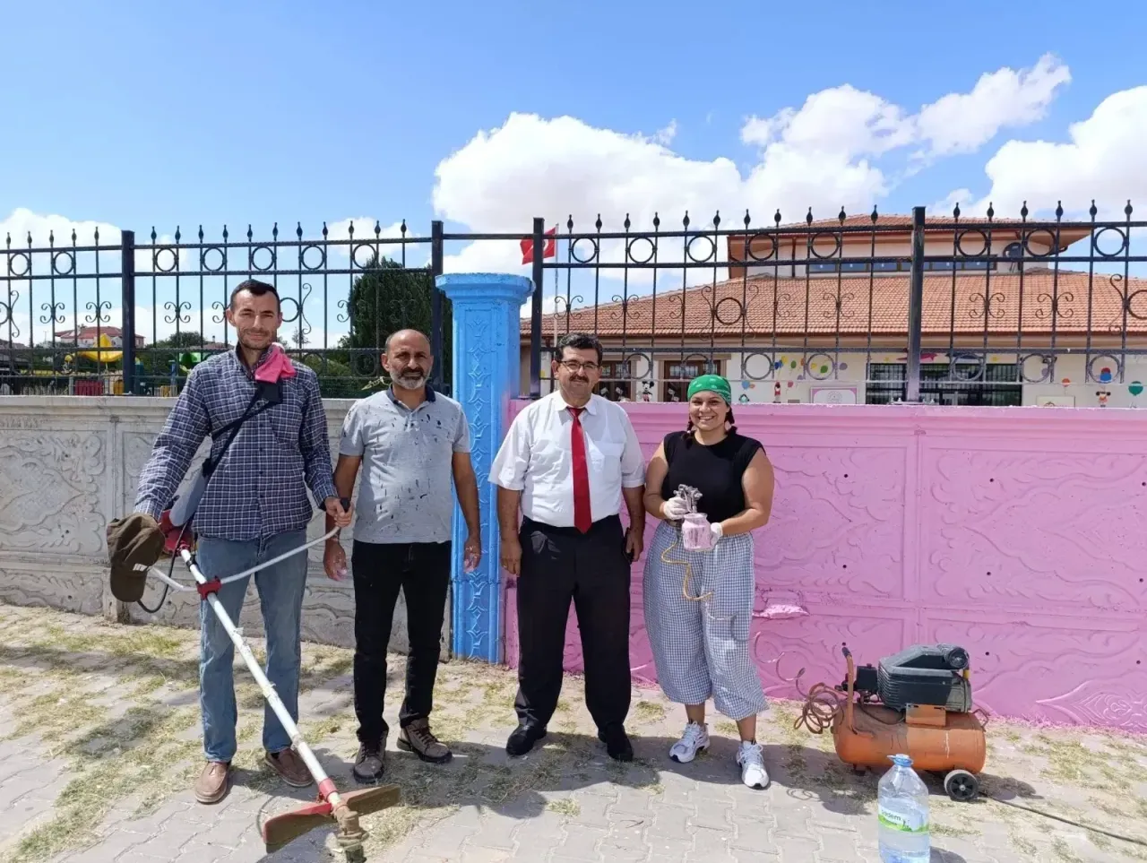 Bu okulun güzelleşmesinde öğretmenlerin emeği var