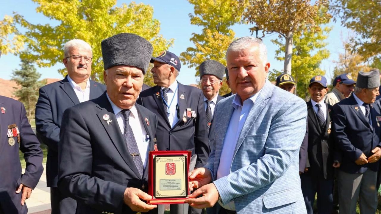 Vali Duru, gazilerle aynı sofrada buluştu