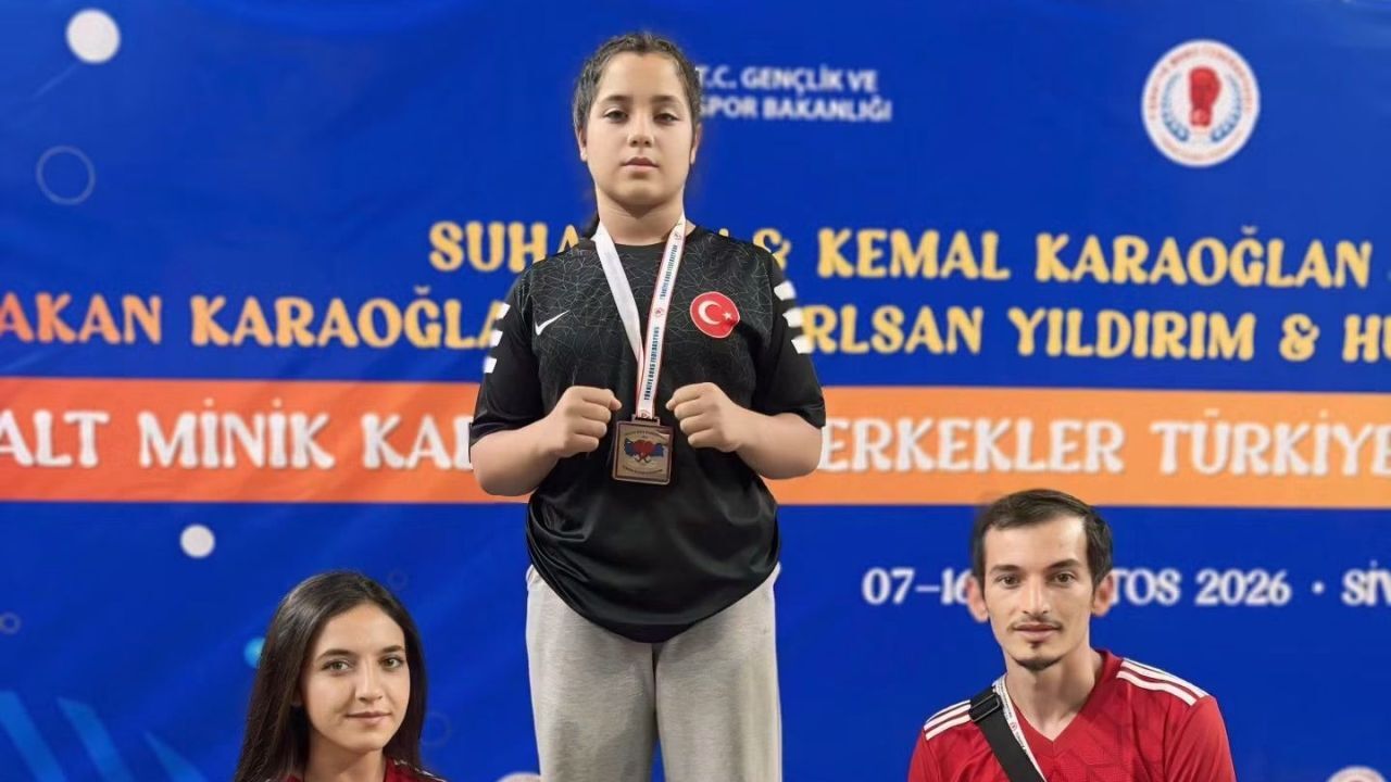 Aksaray’a boksta gümüş madalya!