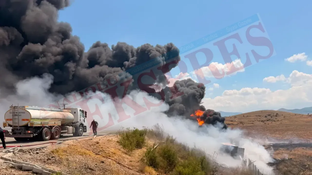 Şarampole yuvarlanan madeni yağ yüklü tır alev aldı! 