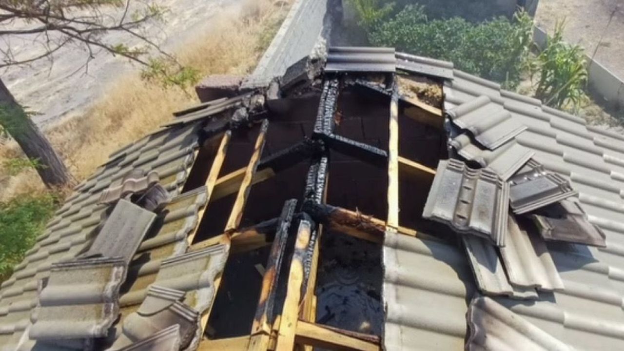 Ekmek ocağının çatısı alevlere teslim oldu