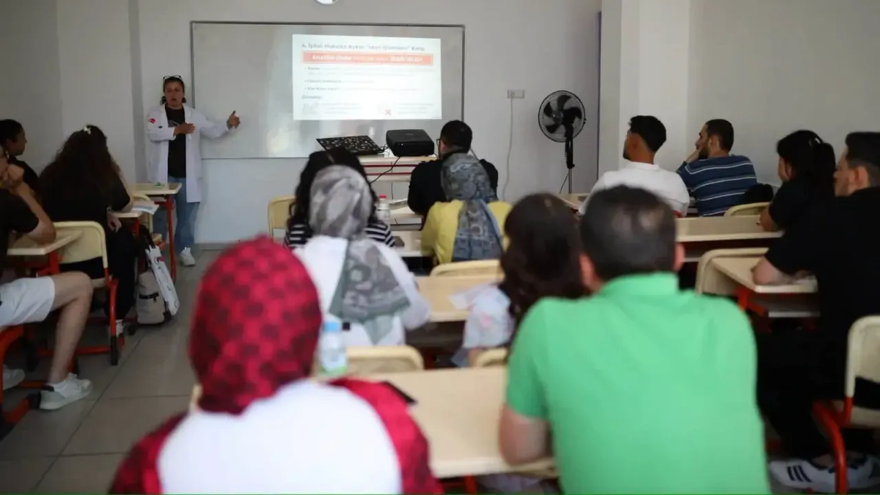Aksaray Akademi’den 103 üniversiteli çıktı
