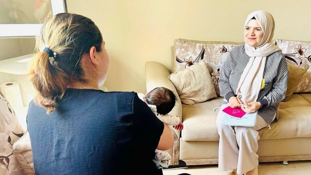 Sağlıkçılar yeni annelerin kapısını çalıyor