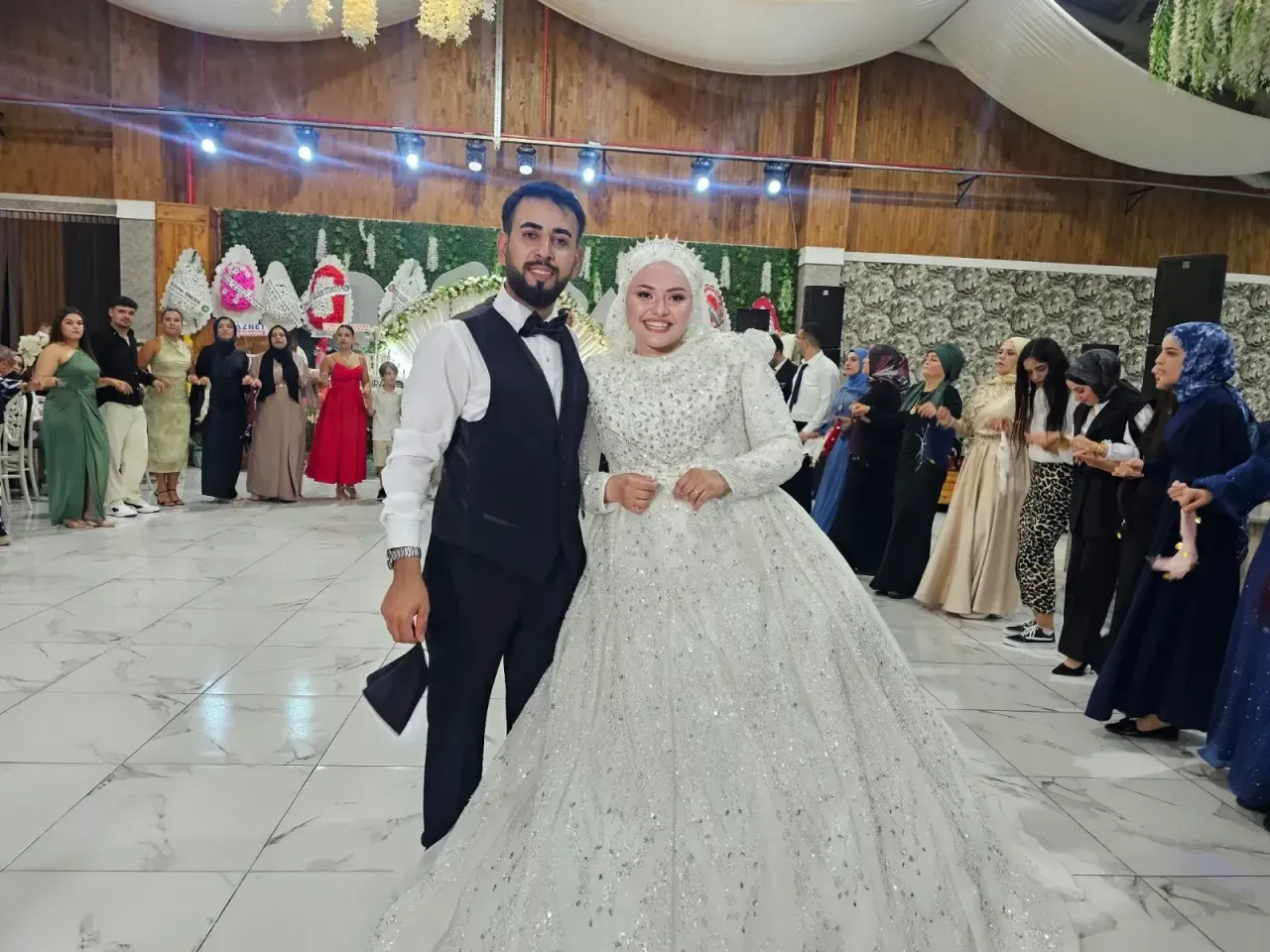 İlhan ve Şahin Ailelerinin Mutlu Günü: Beyza ile Hüseyin Dünya Evine Girdi