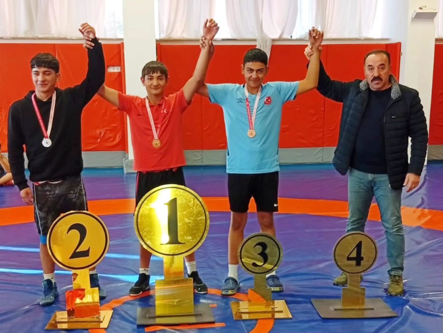 Aksaray’da Genç Güreşçiler Il Seçmelerinde Buluştu