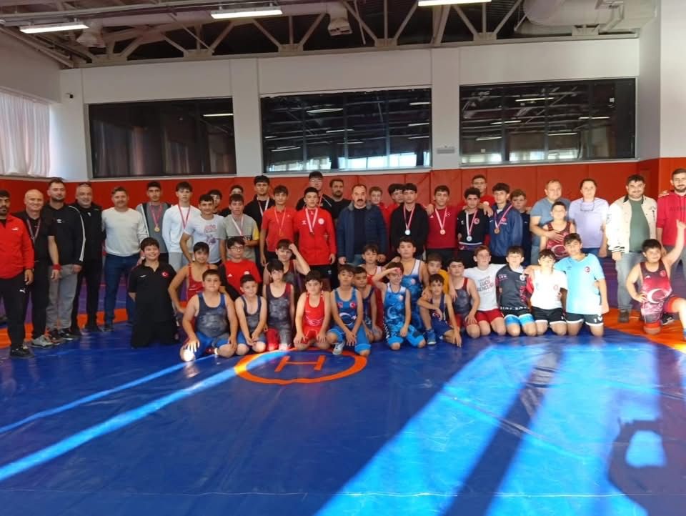 Aksaray’da Genç Güreşçiler Il Seçmelerinde Buluştuuu