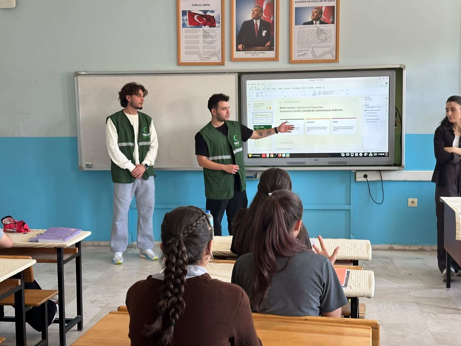 Asü Öğrencileri Çocuklara Ders Anlat