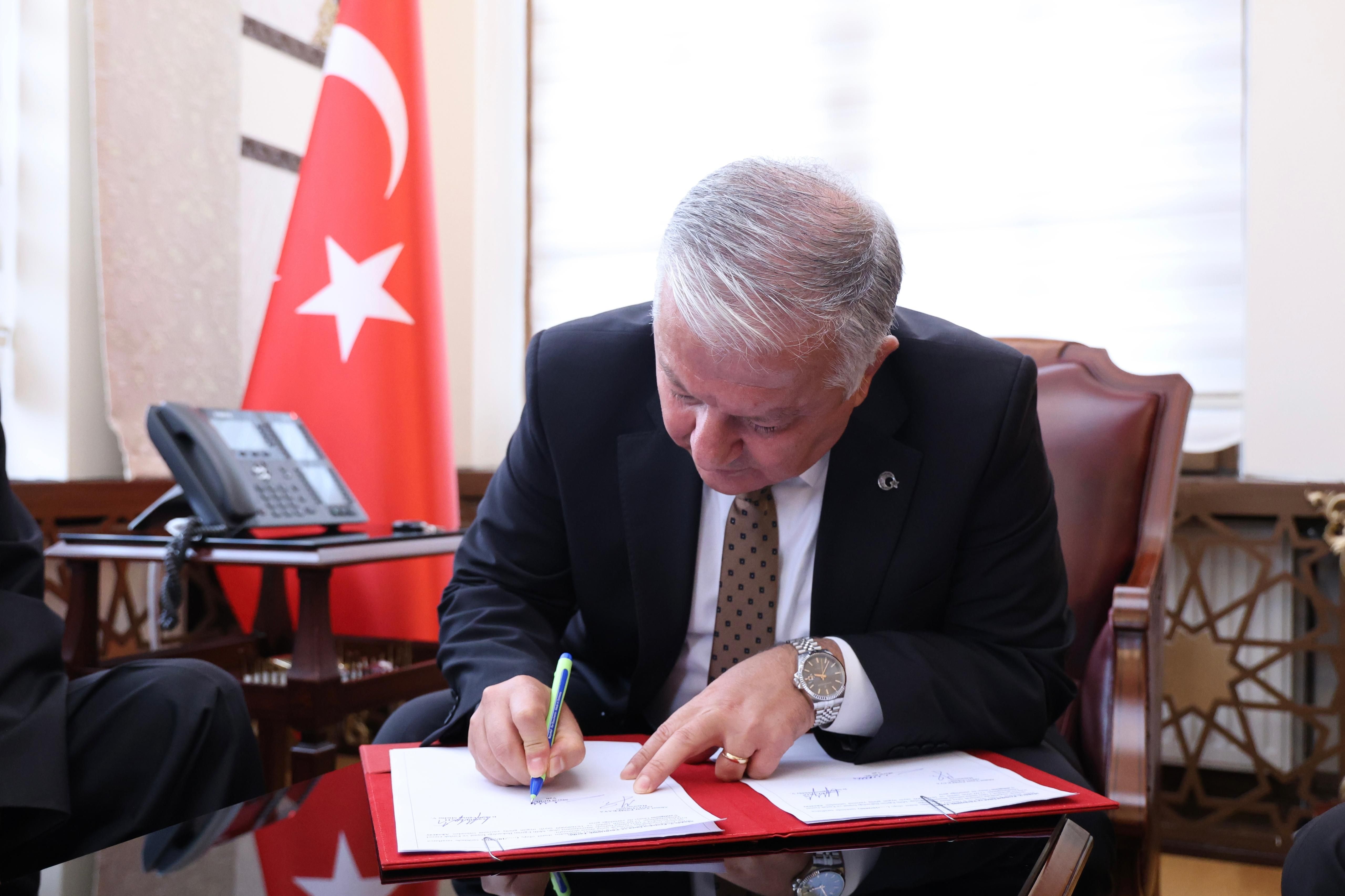 Eşmekaya’da Eğitime Hayırsever Desteğiii