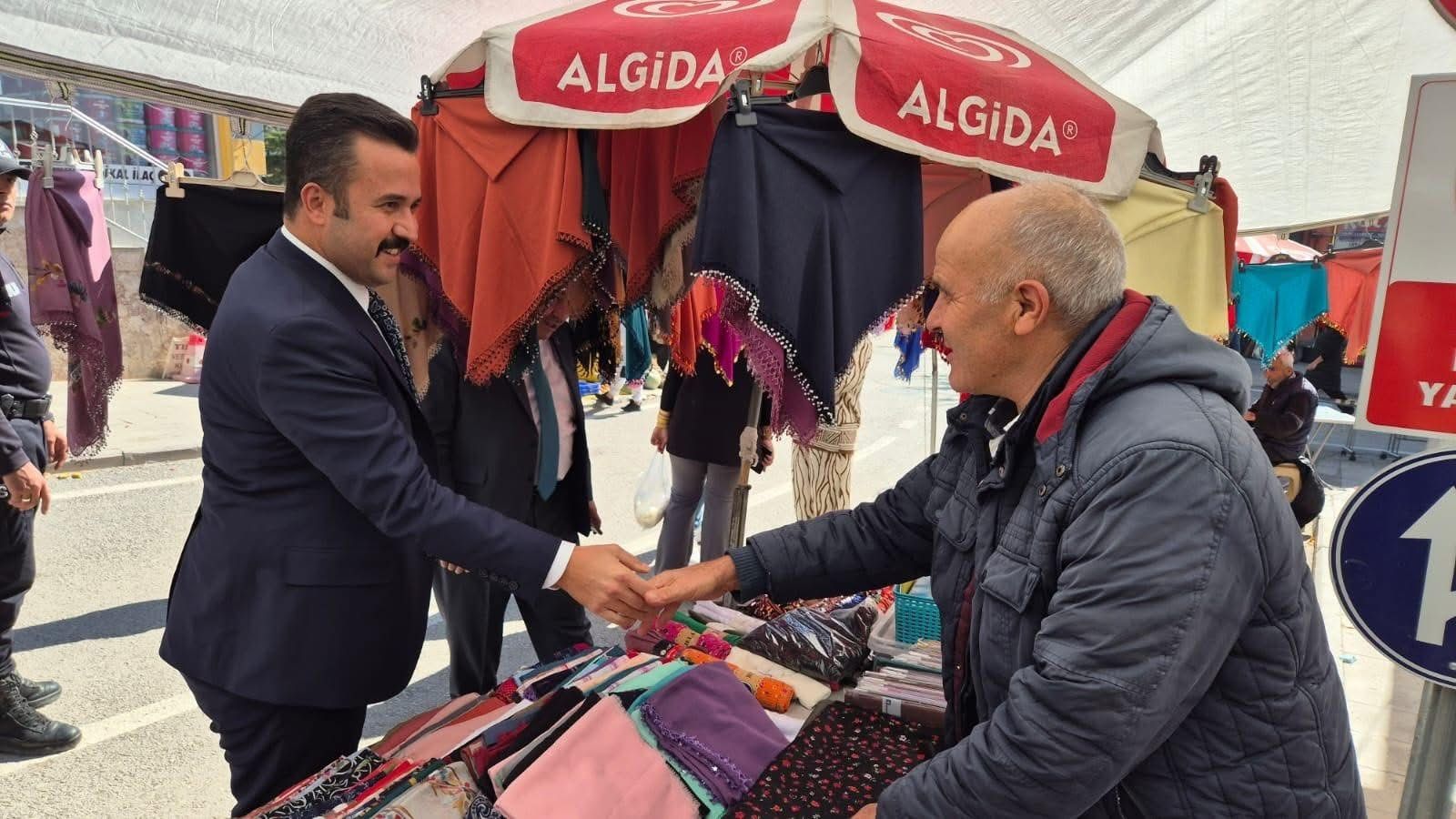 Kaymakam, Pazarcılarla Buluşt
