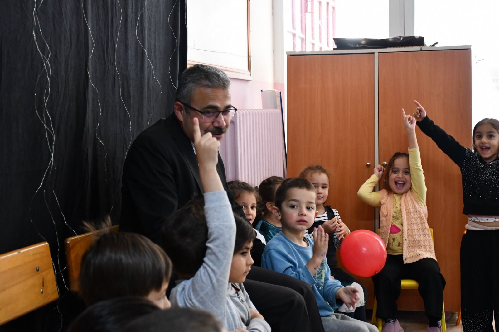 Milli Eğitim Müdürü, Eğitimin Nabzını Okulda Tut