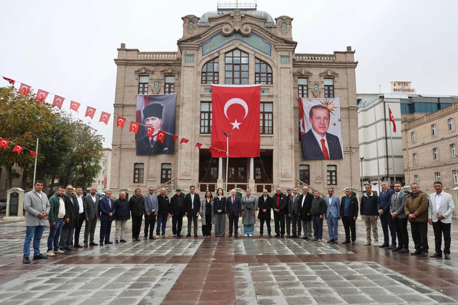 Vali Duru, Alevi Bektaşi Heyetini Makamında Ağırla