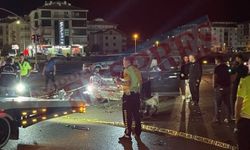 Aksaray’da Kavşakta Feci Kaza: Motosikletteki 2 Kişi Ağır Yaralandı