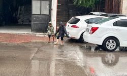 Sağanak yağış Aksaray’ı etkisi altına aldı