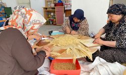 Aksaray’da İmeceyle Erişte Kesme Zamanı