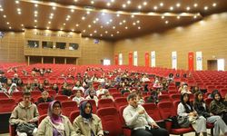 Geleceğin sağlıkçıları kadına şiddete karşı bilinçlendi