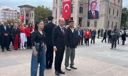 YENİ Parti’den kent meydanında 29 Ekim kutlaması