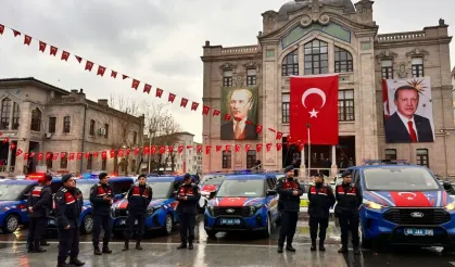 Millet-devlet iş birliği ile jandarma ve polis teşkilatına 118 yeni araç alındı