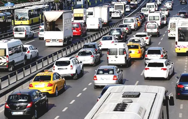 Araç sahiplerinin yıllardır beklediği haber geldi: İşte yeni hız sınırları