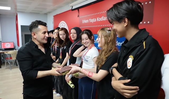 Kültür ve sanat yarışmalarında derece alanlar ödülleriyle buluştu