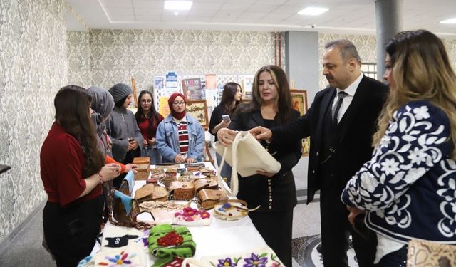 ASÜ Bahar Şenlikleri'nde geleneksel sanatlar sergilendi