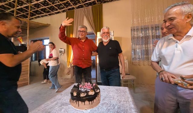 KGK heyetinden Kızılkum Çölü’nde doğum günü sürprizi