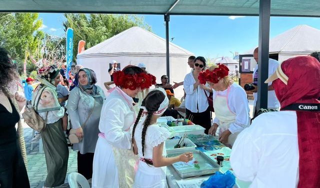 Dünya, Tuz Gölü’nde Beyaz Geceler Festivali’nin ikinci gününde buluştu