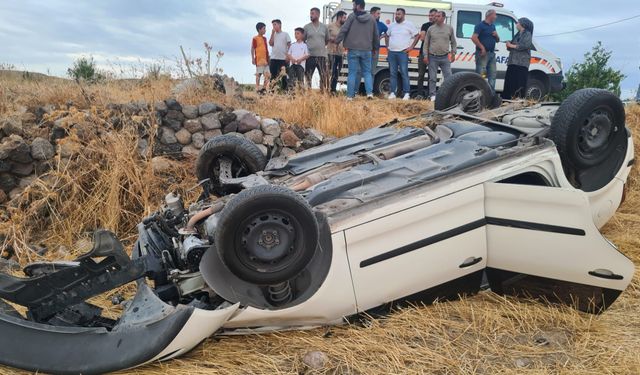 Karaören yolunda iki otomobil çarpıştı: 5 yaralı