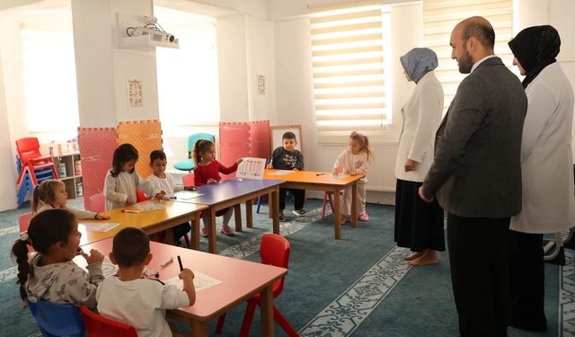 Kaymakam miniklerle buluştu