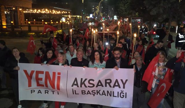 Fener alayında gençler Cumhuriyet için yürüdü