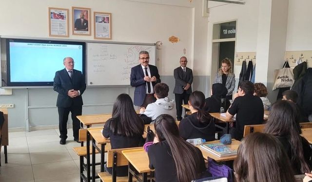 İl Müdürü Uzantı: “Yenilikçi eğitim ortamlarını inceledi”