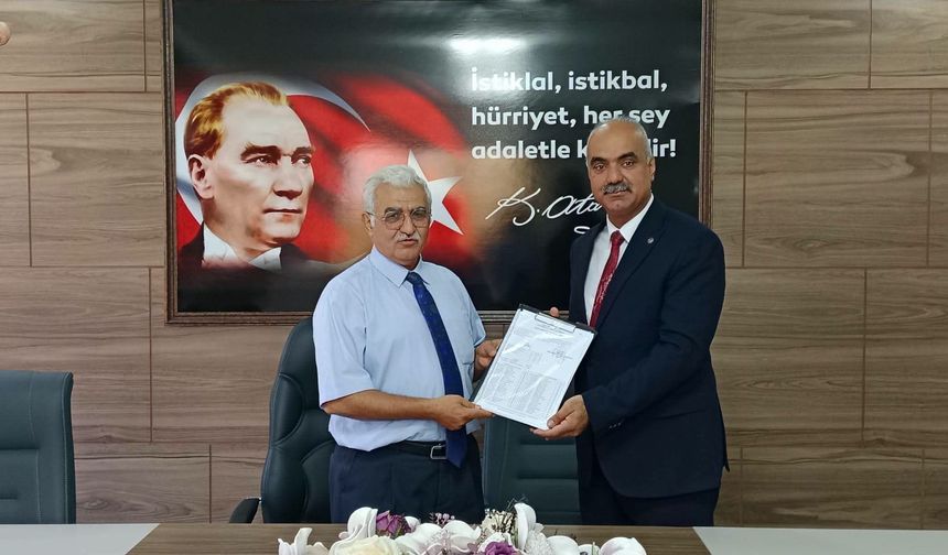 Karataş mazbatasını aldı