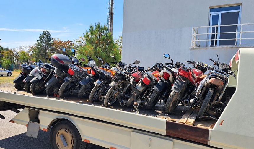 Kural tanımayan motosikletlilerin gözünün yaşına bakılmadı!