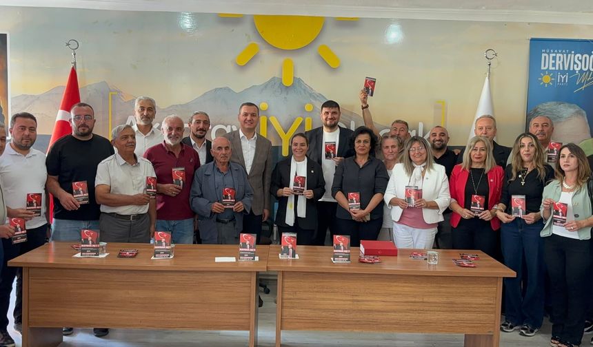 Türkeş : “Biz siyaseti binalarda değil sokakta halkla yapıyoruz”