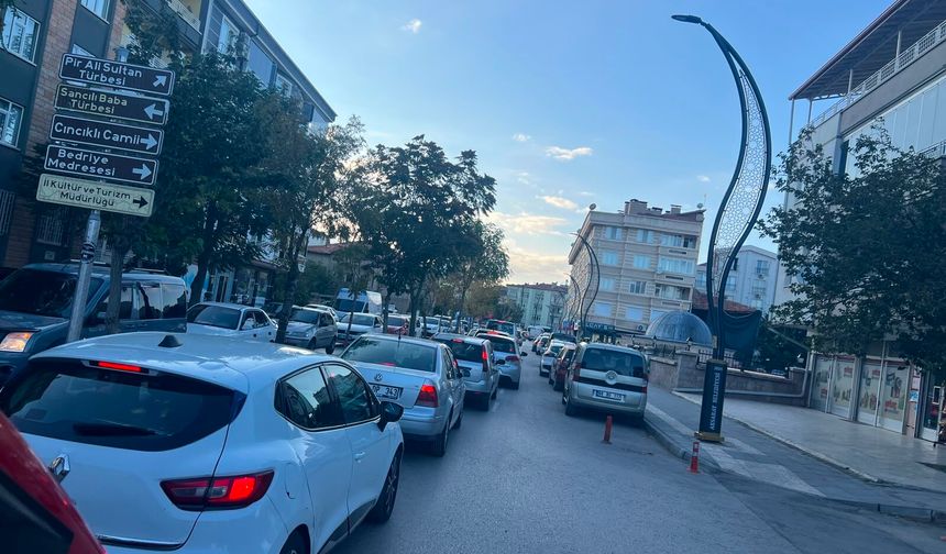 Dervişoğlu’nun mitingi Aksaray trafiğini kilitledi
